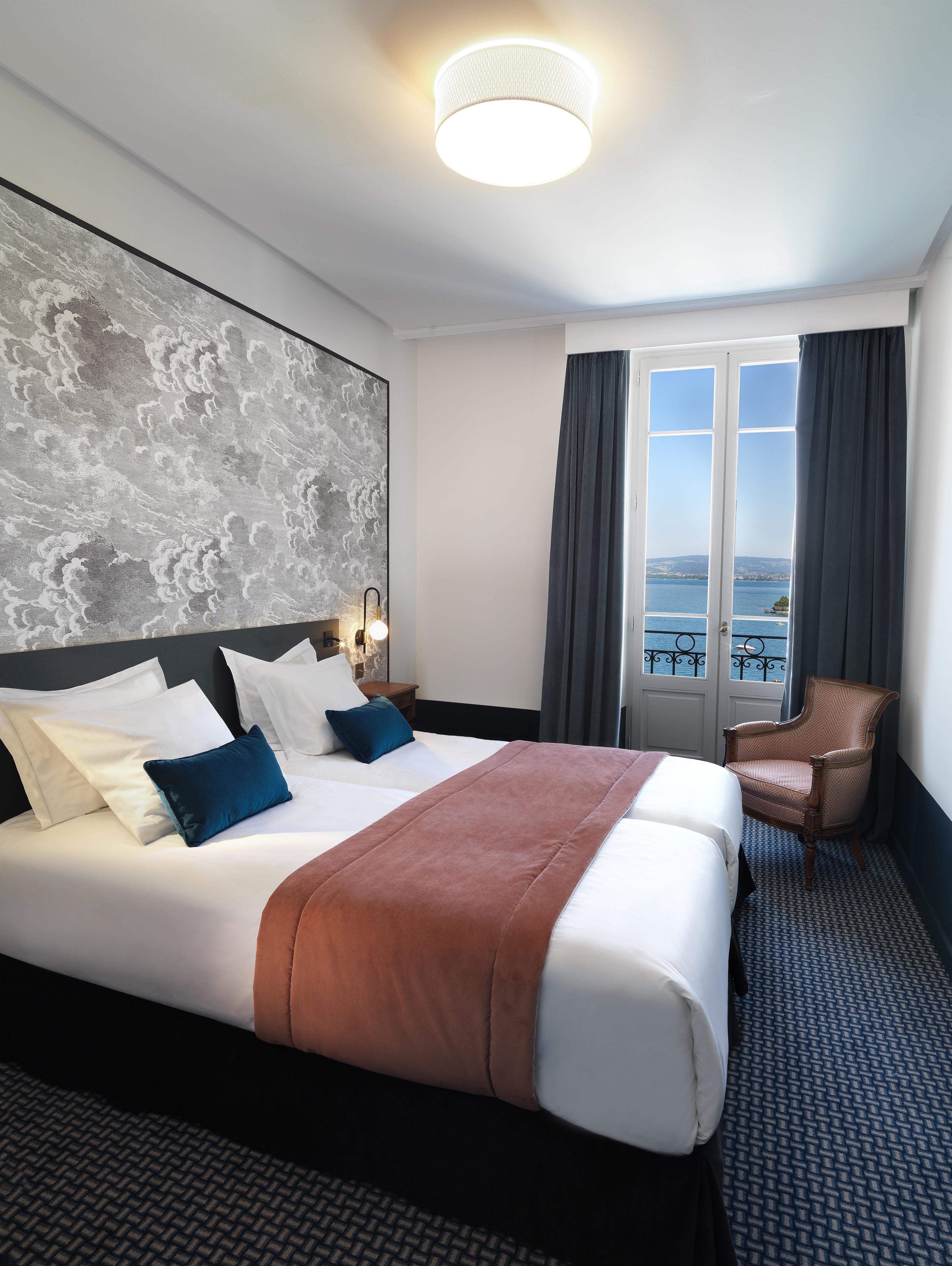 ホテル ル パラス ド モントン マントン・サン・ベルナール エクステリア 写真 A room at the hotel