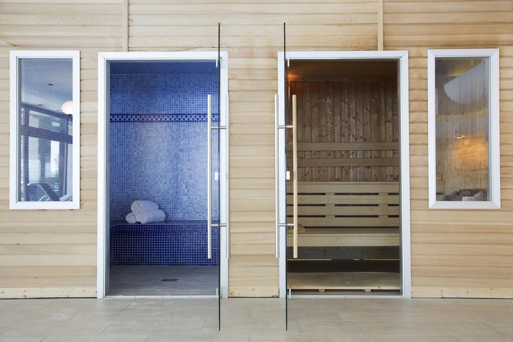 ホテル ル パラス ド モントン マントン・サン・ベルナール エクステリア 写真 Saunas at the Hotel Tammer, Tampere, Finland