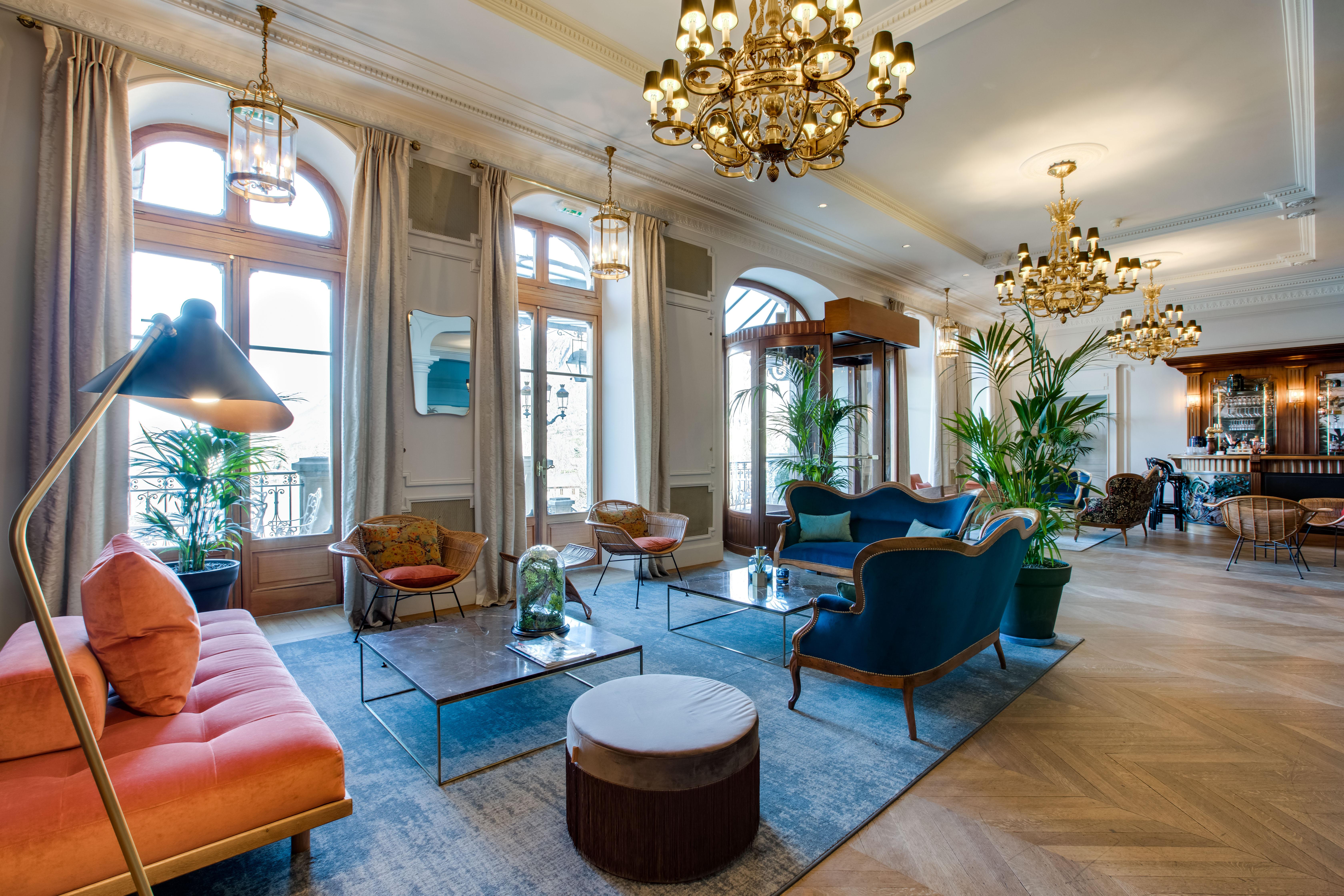 ホテル ル パラス ド モントン マントン・サン・ベルナール エクステリア 写真 The lounge at the Hotel Axelmannstein